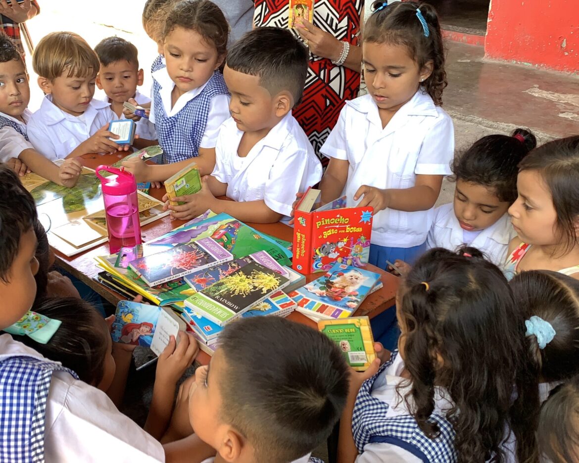 La Mnazana Azul escuela